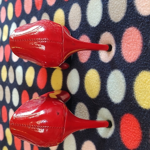 RED PATENT LEATHER HEELS GOLD TOE TIP MADE IN BRAZIL Size 5. - Picture 8 of 11